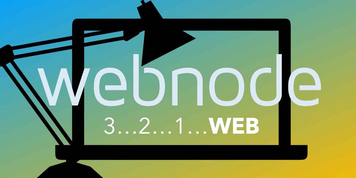 Ilustrativní obrázek služby Webnode – logo v monitoru notebooku a lampička v popředí.